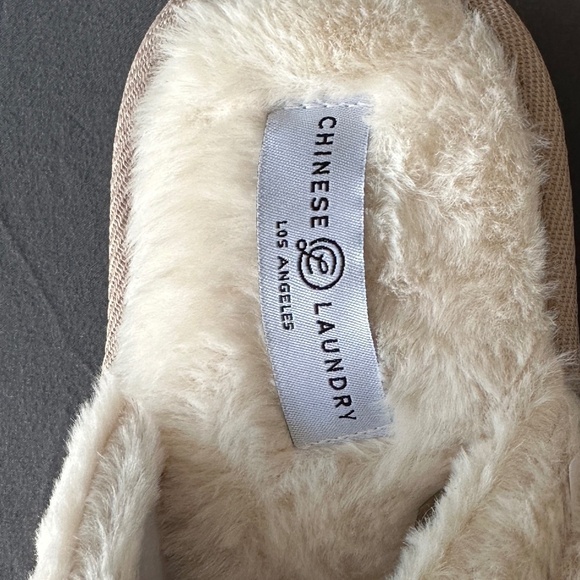 Chinese Laundry Faux Fur Slippers Size Medium Large Brand New - Picture 2 of 5